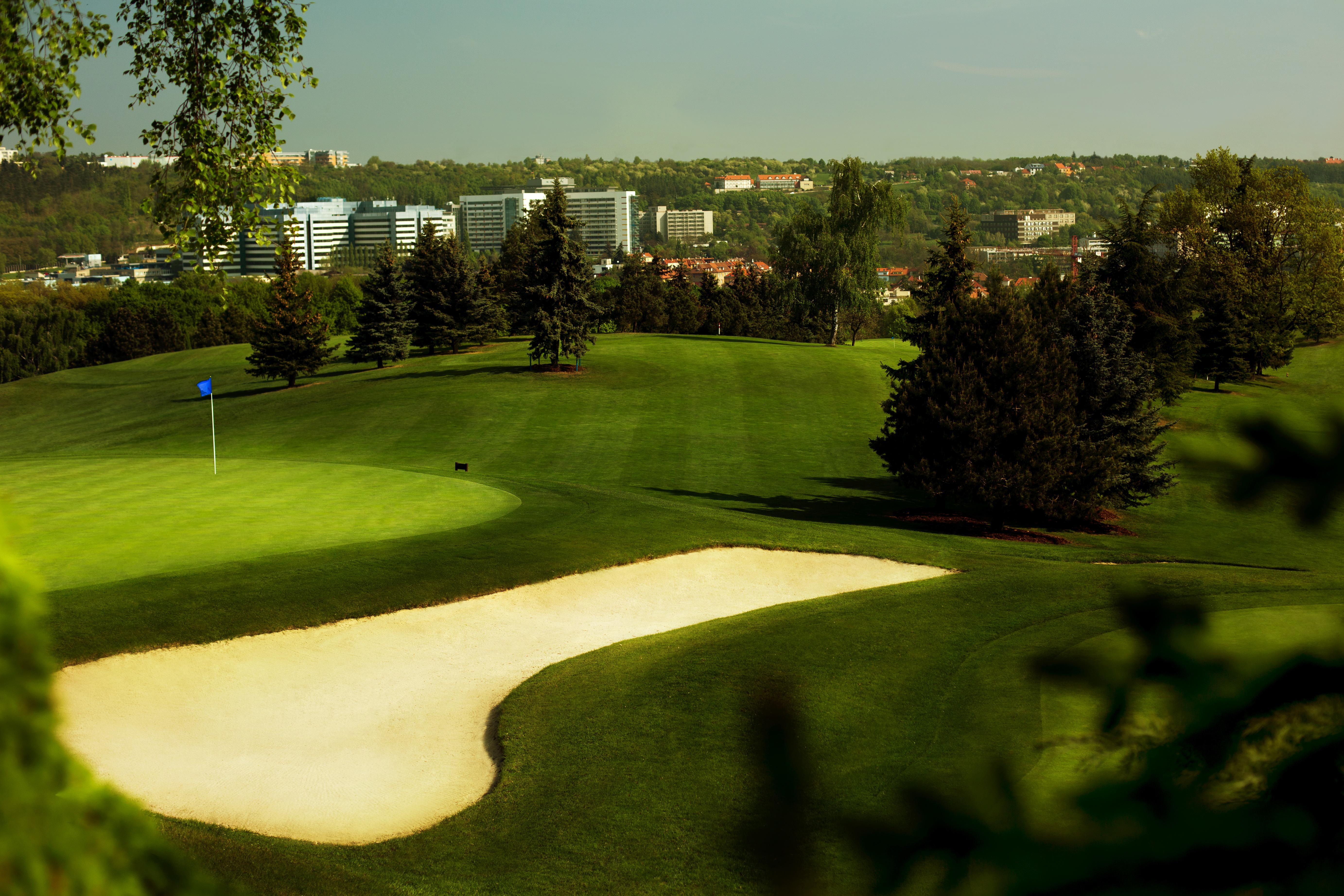 Golf 4* Praag